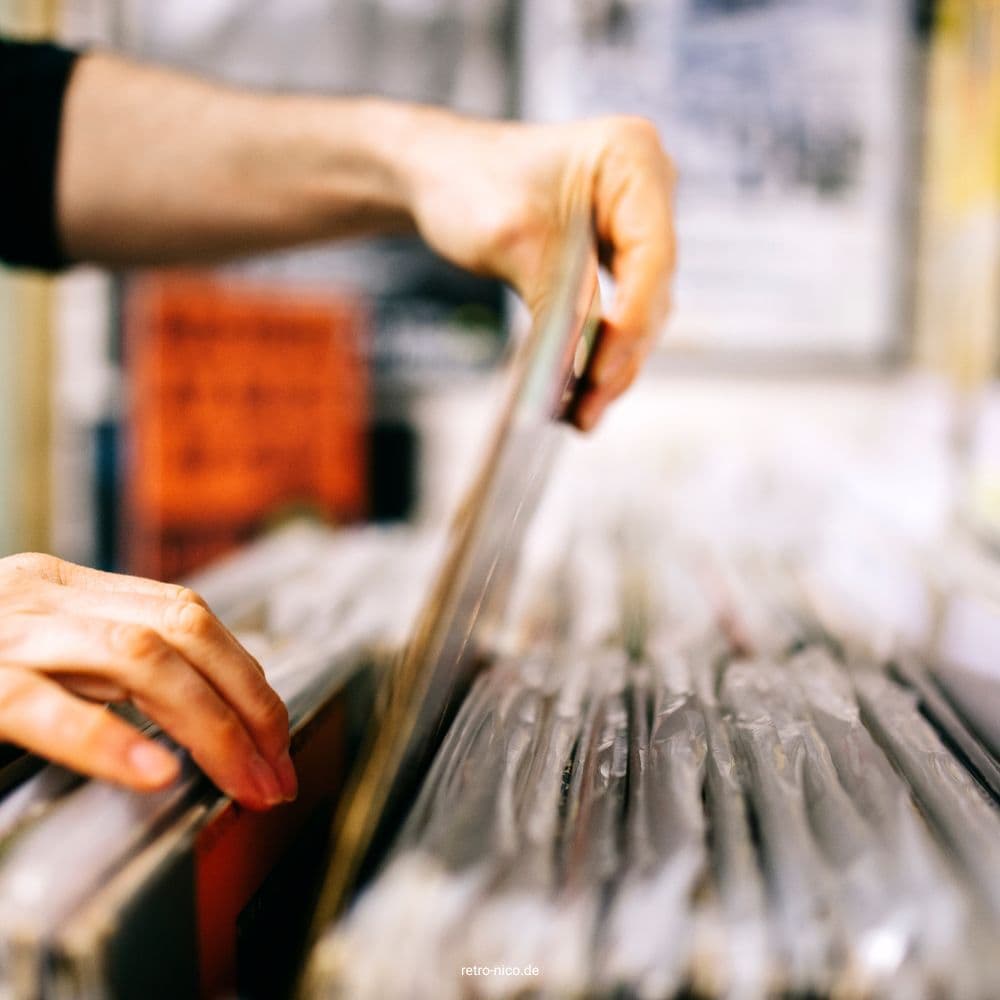 Nico Röhheuser in seinem Vintage-Warenhaus